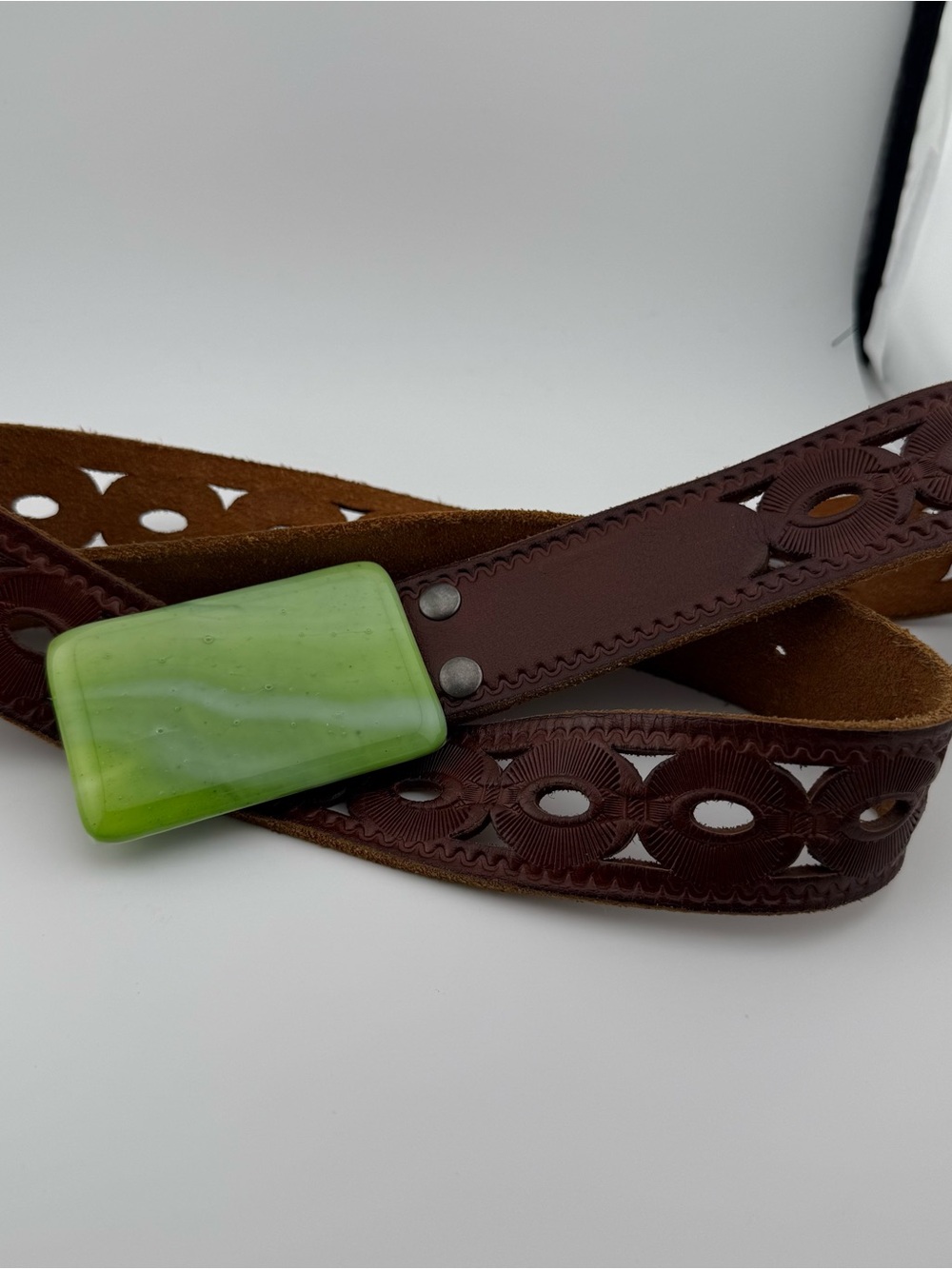 VTG Lucky Brand Brown Leather Belt w/Green Fused Glass Buckle Size Medium